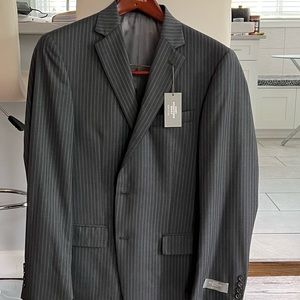 NWT Hart Schaffner Marx suit.  40r jacket with 33 waist pants.